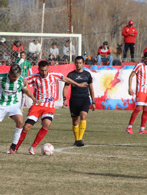 Clasificatorio, el rojo puso primera ante Vecinal