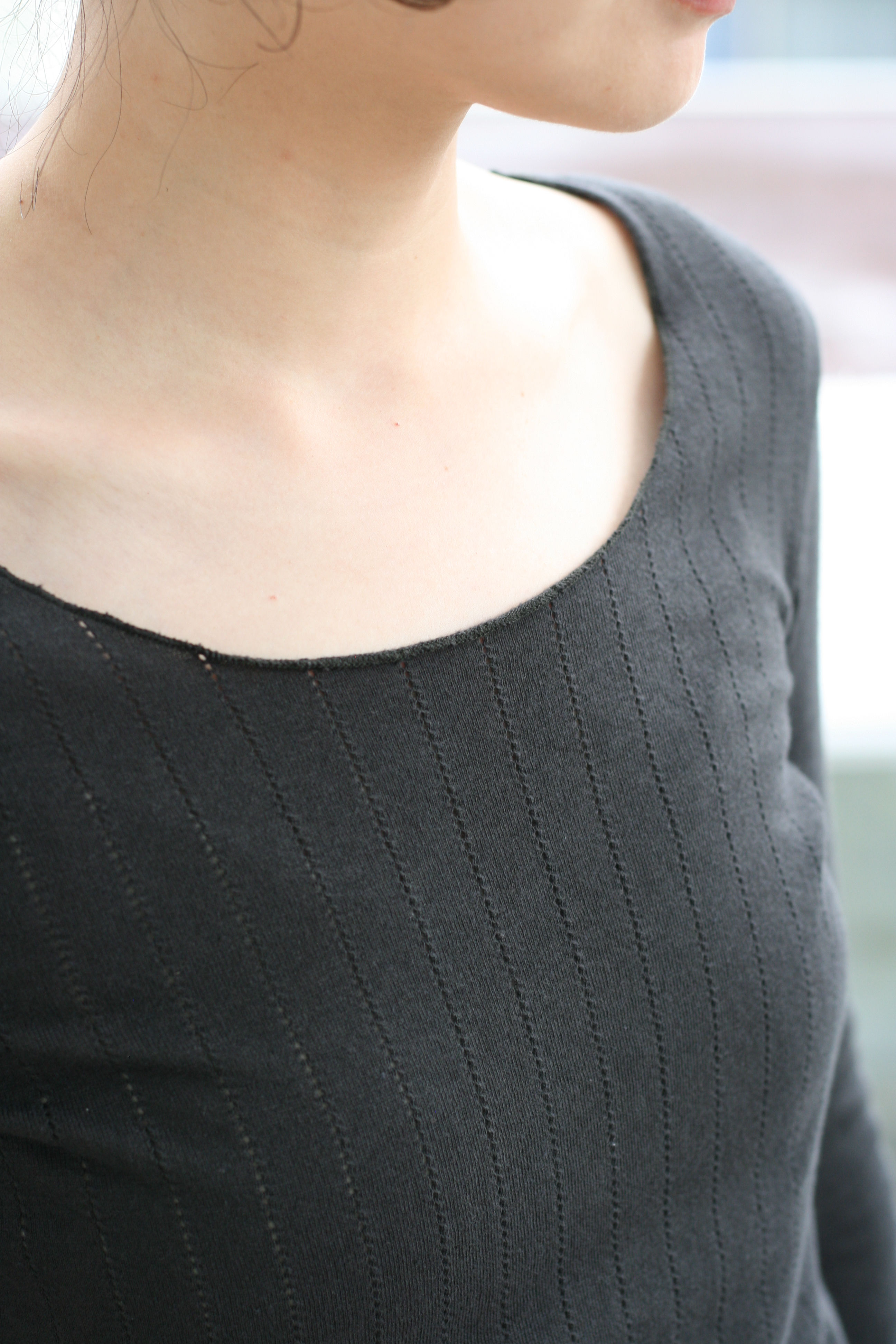 【27SS予約商品】little holes compact top