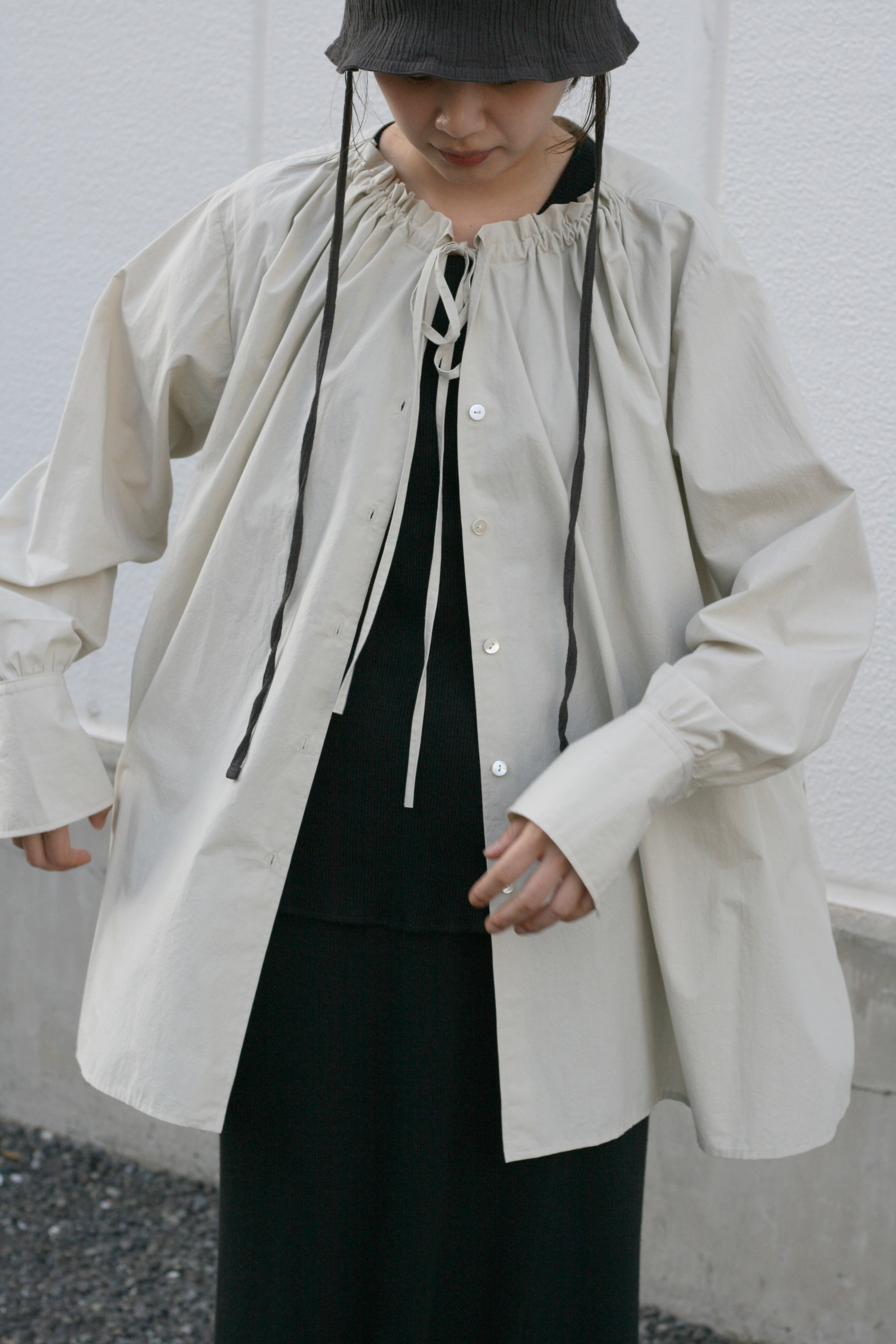 omi-zarashi typewriter drawstring blouse