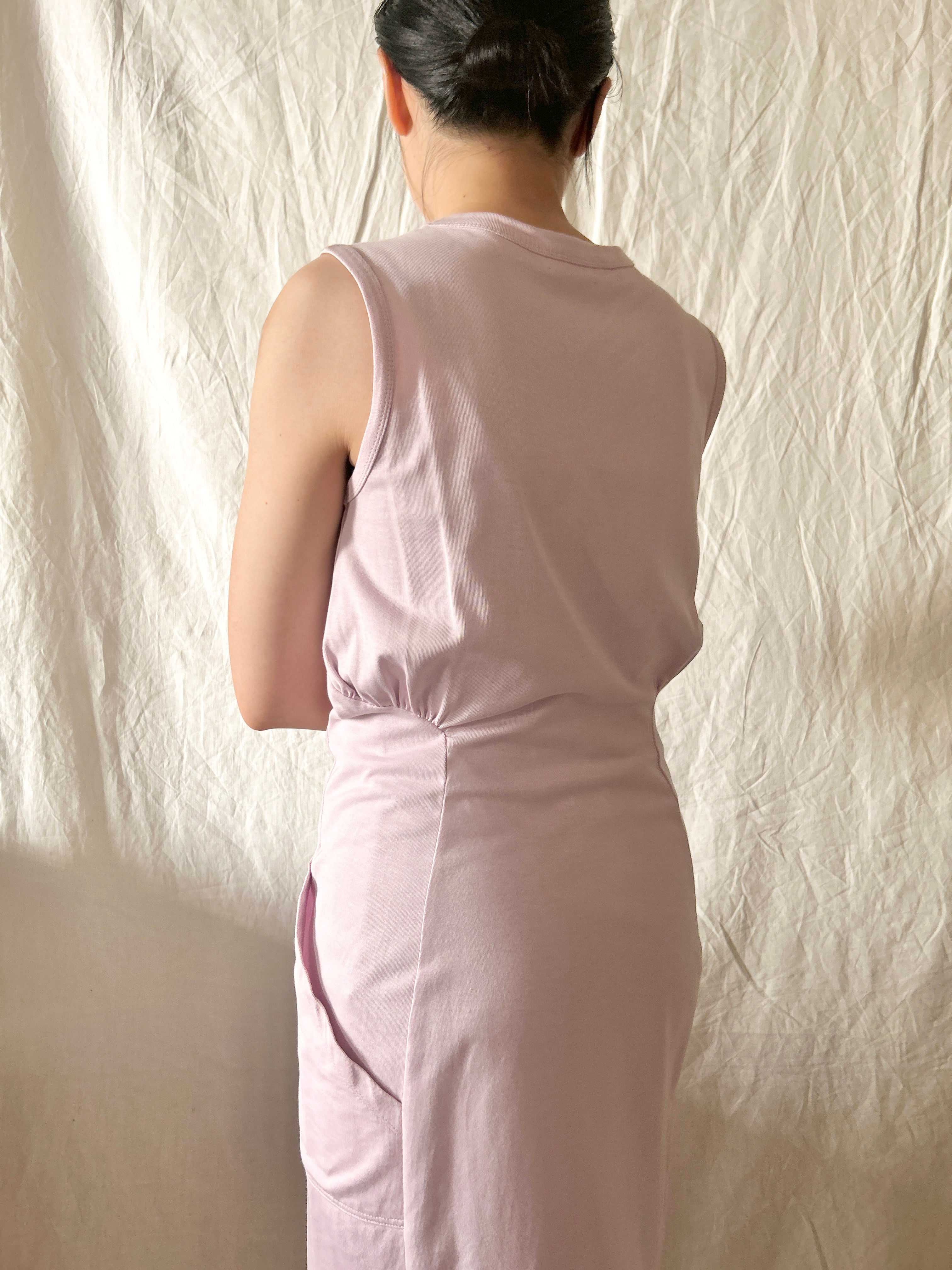 sleeveless cut sewn dress