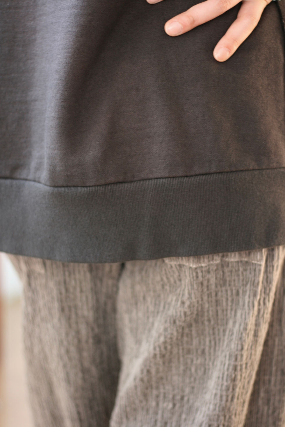 サムネイル： 【26FW予約商品】slash neck sweat "loose"