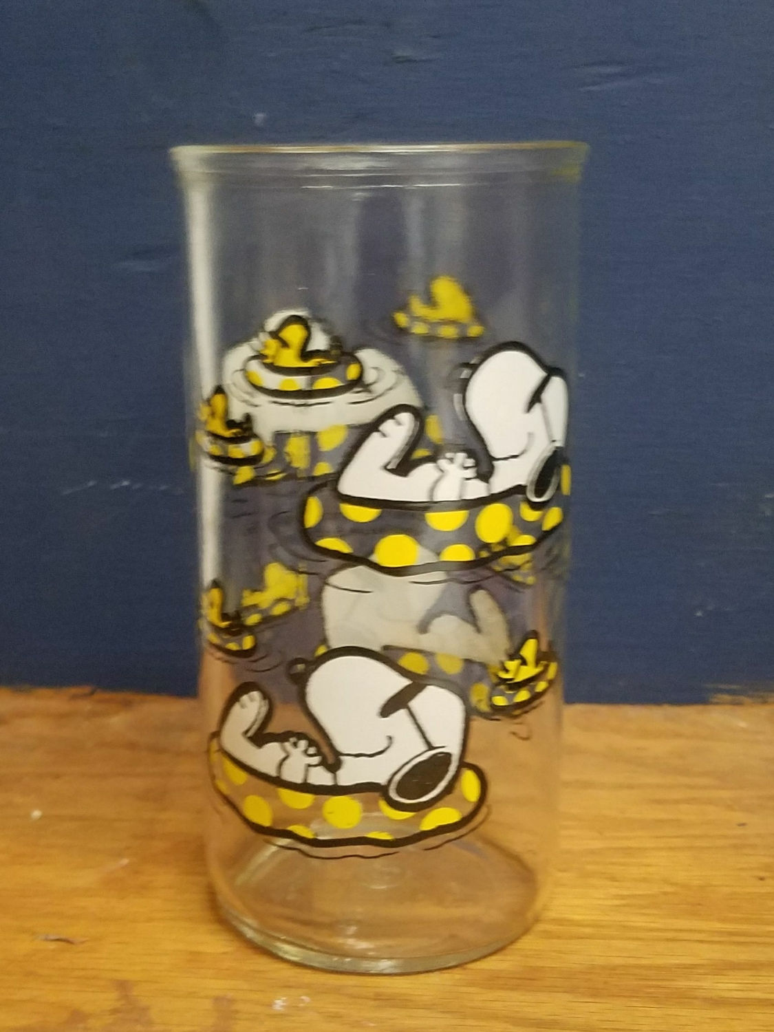 1965 Snoopy Woodstock Jelly Glass Inner Tube Floating Peanuts Characters 5 1/2"