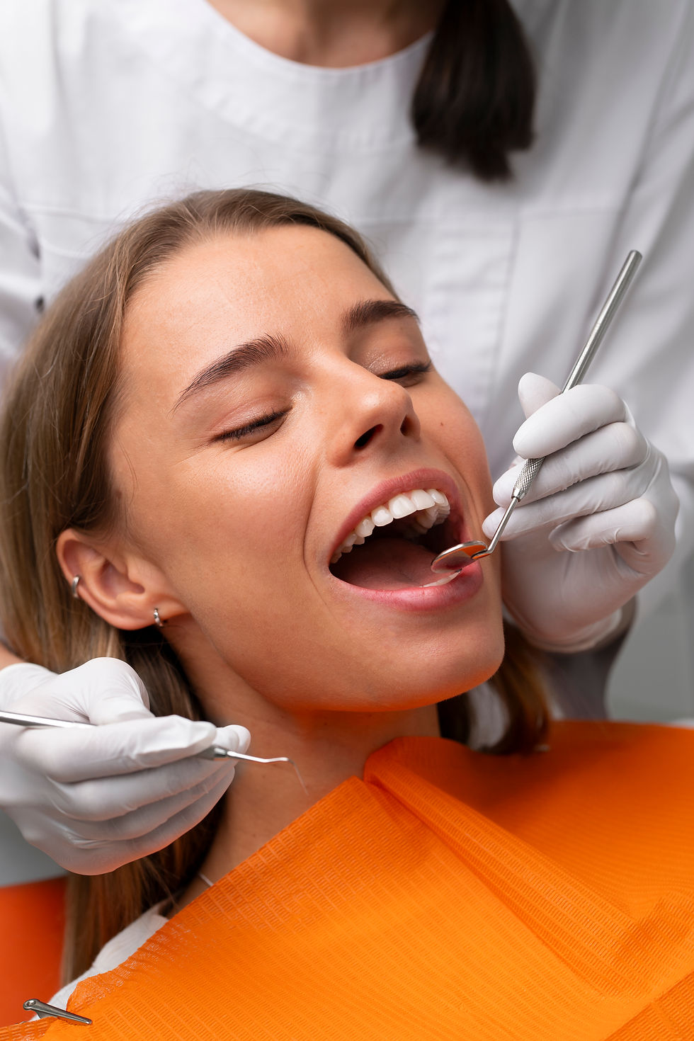 close-up-dentist-instruments.jpg