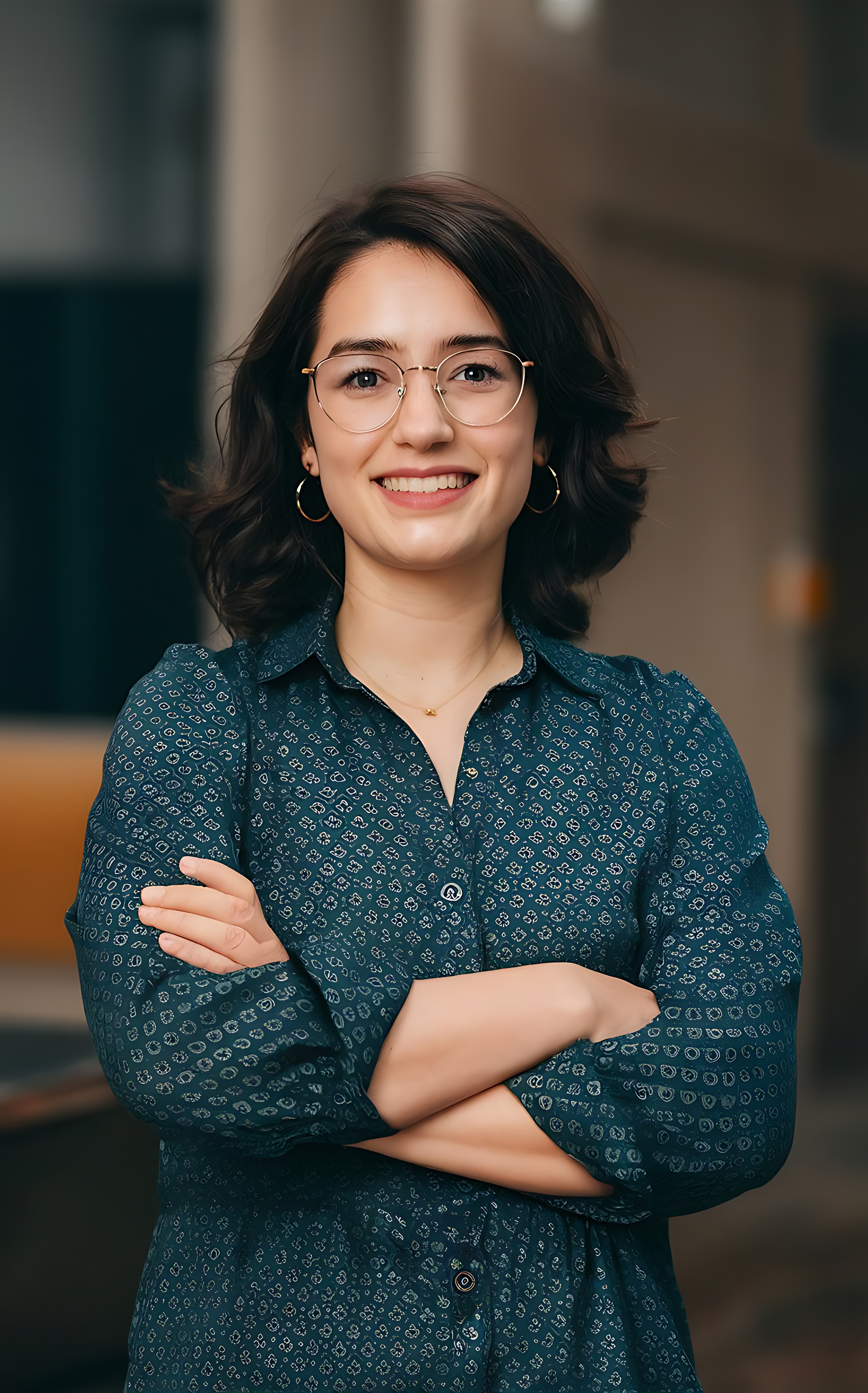woman-with-glasses-shirt-that-says-shes-wearing-glasses.jpg