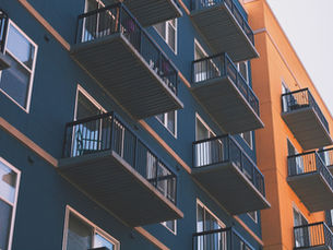 Multifamily vs. Single Family Investing -Which one is a better fit for you?