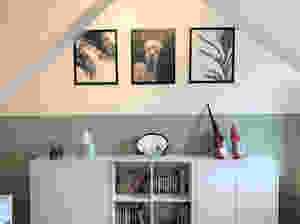 Ein Wohnzimmer wird wird wohnlich