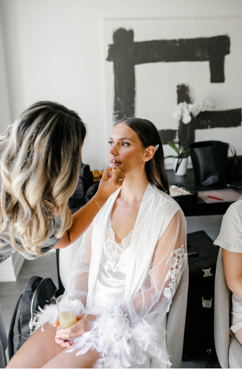 What to Look for When Booking a Professional Makeup Artist for Your Wedding Day