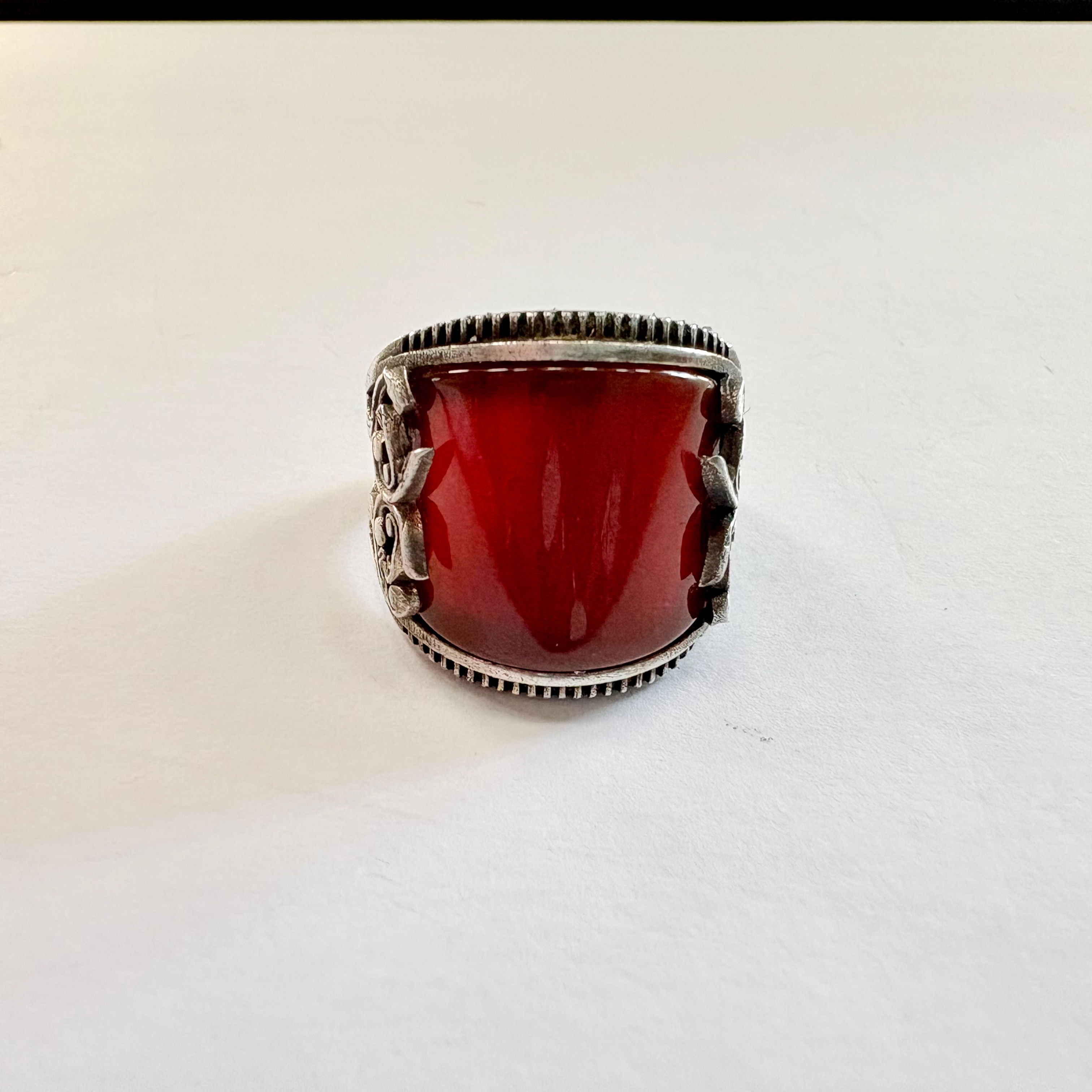Sterling Silver agate ring P curved cut agate