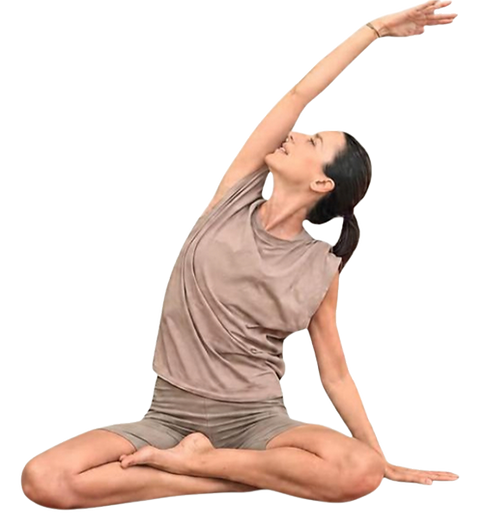 Bettina in Yogapose_edited_edited.png