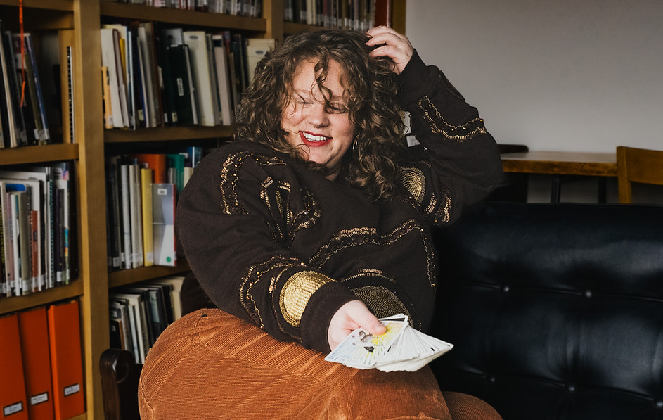 BrigetHeidmous_SUNSOAKEDTarotHumanDesignGifts_PyramidAtlanticArtLibrary_EricWigginsPhotogr