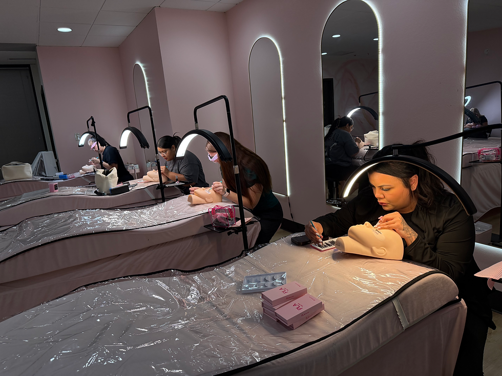 Thumbnail: Borboleta Certified Classic + Volume Lash extension Training
