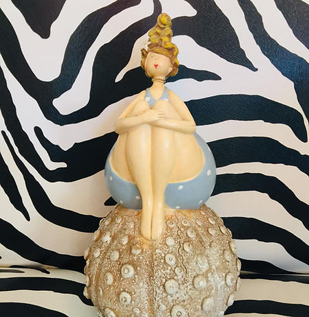 chez les filles nantes.jpg