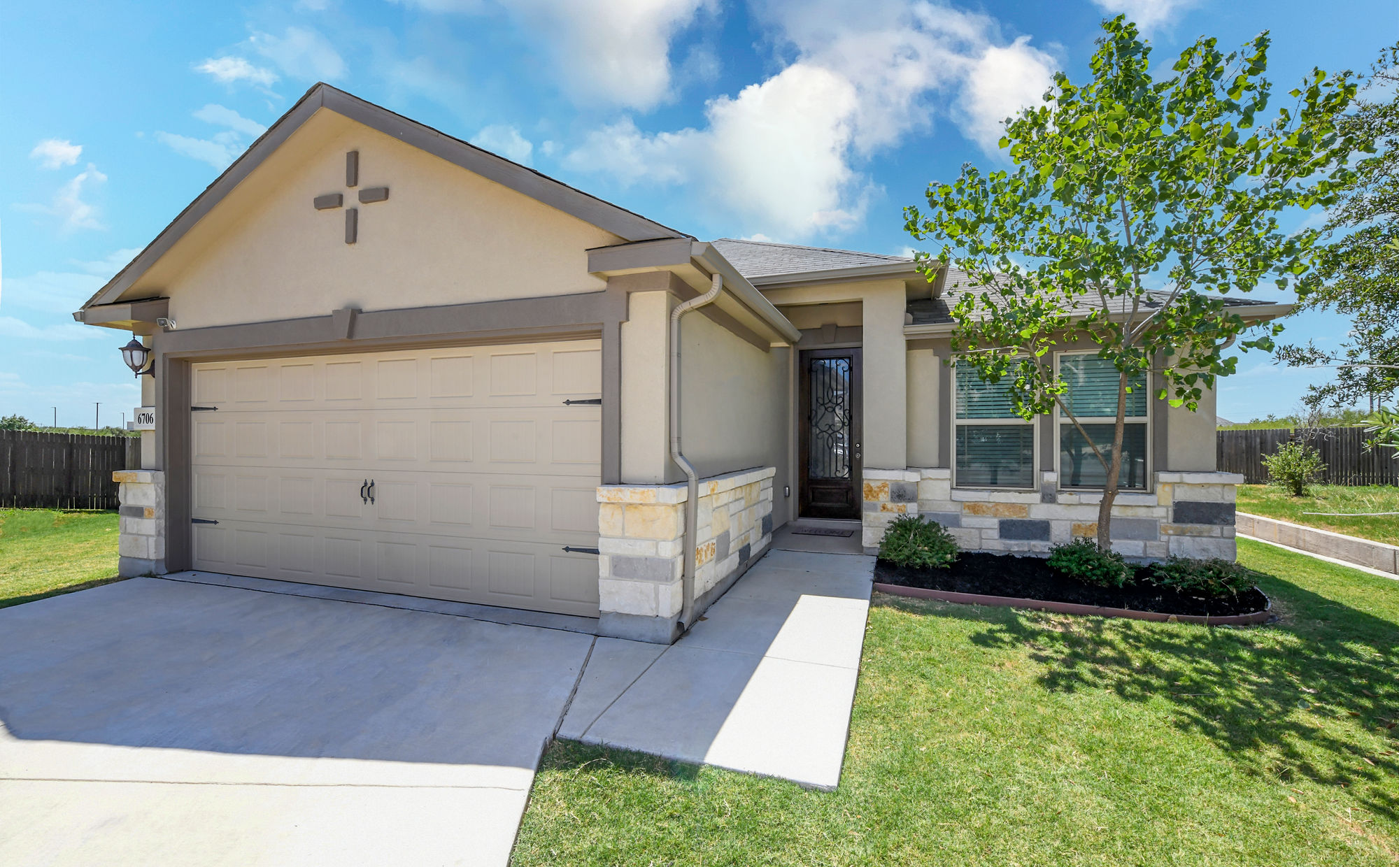 6706 Dashmoor Creek - 7.jpg