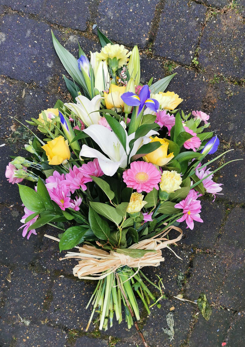Thumbnail: Tied bunch funeral sheafs