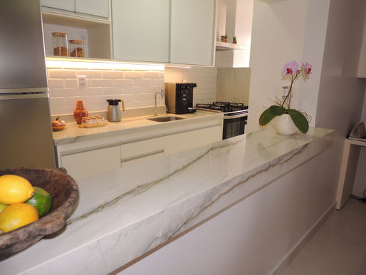 Arq. Sammea Vilarinho, assina este lindo projeto para a Anita e a pedra protagonista é o Mont Blanc!
