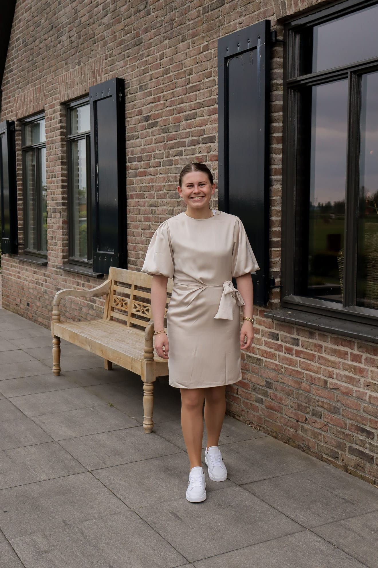 Laurie satijnen jurk beige