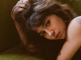 Clairo: Charm