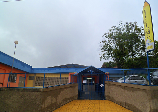 frente da escola juracy.png