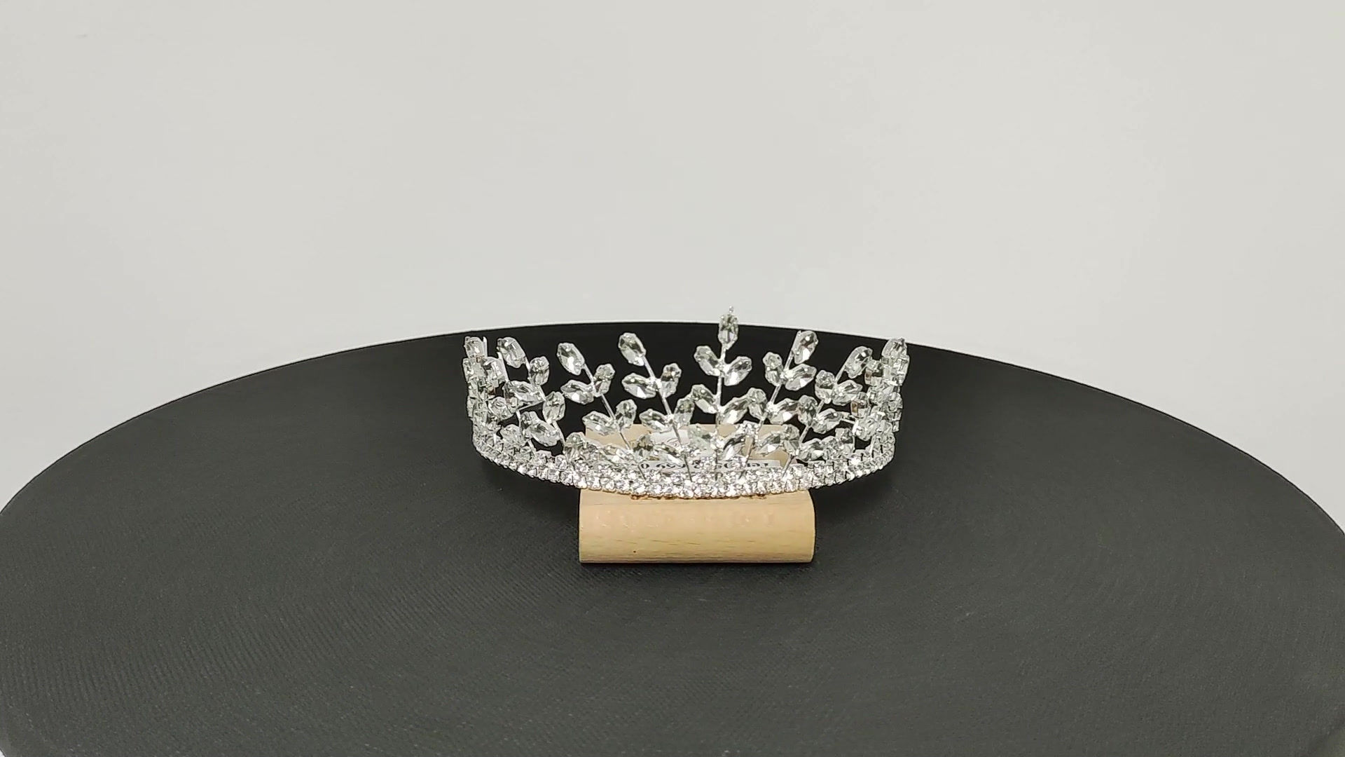 Taç, Gelin tacı, Saç aksesuarı