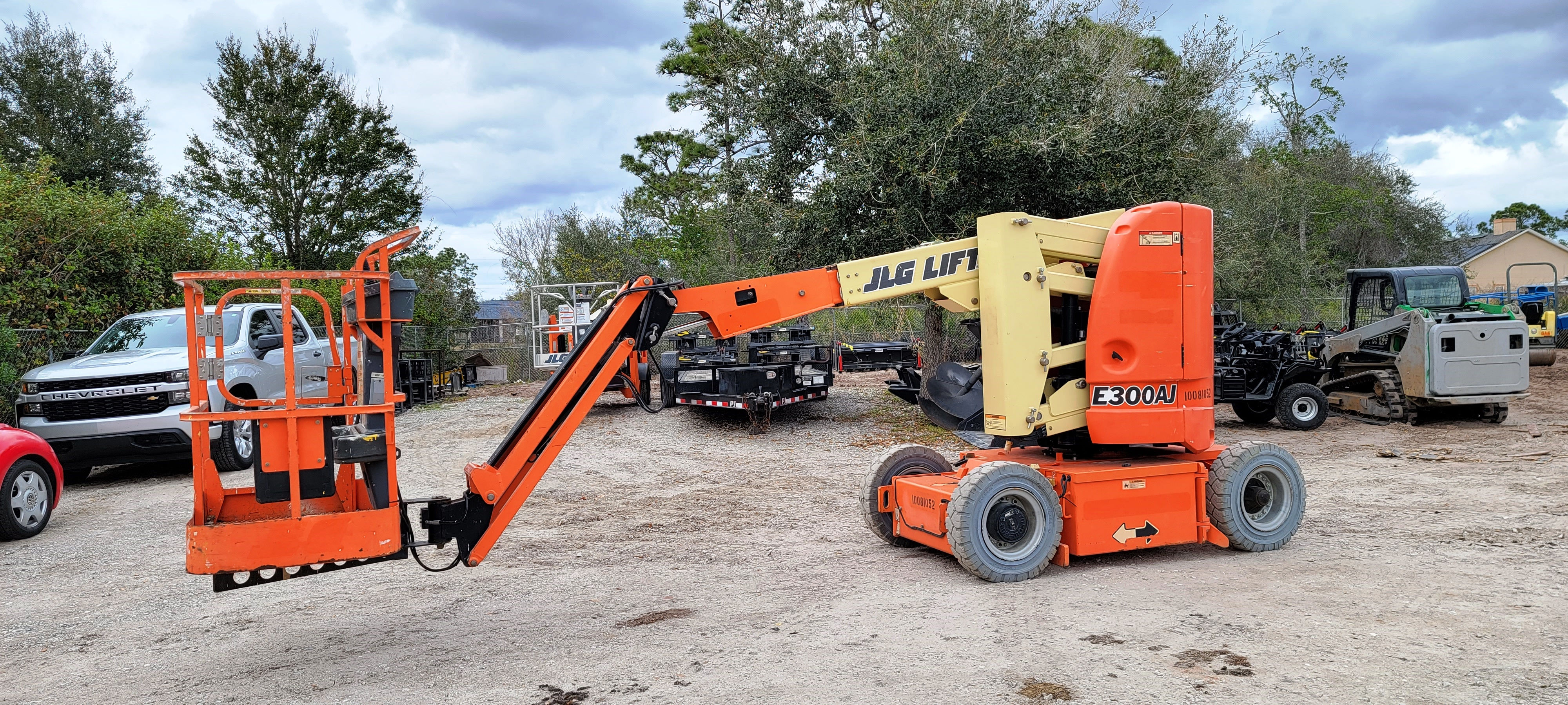 2012 JLG E300AJ Articulated Boom Lift