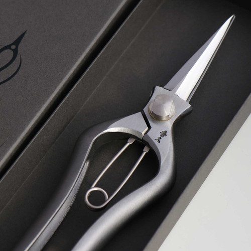 T519 ステンレス剪定芽切鋏 | 株式会社 外山刃物 -公式サイト-