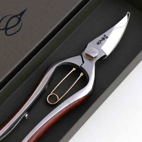 T107 万能剪定鋏SP bubinga | 株式会社 外山刃物 -公式サイト-