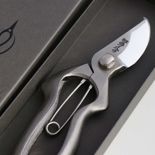 T525 ステンレス剪定鋏 YP180S | 株式会社 外山刃物 -公式サイト-