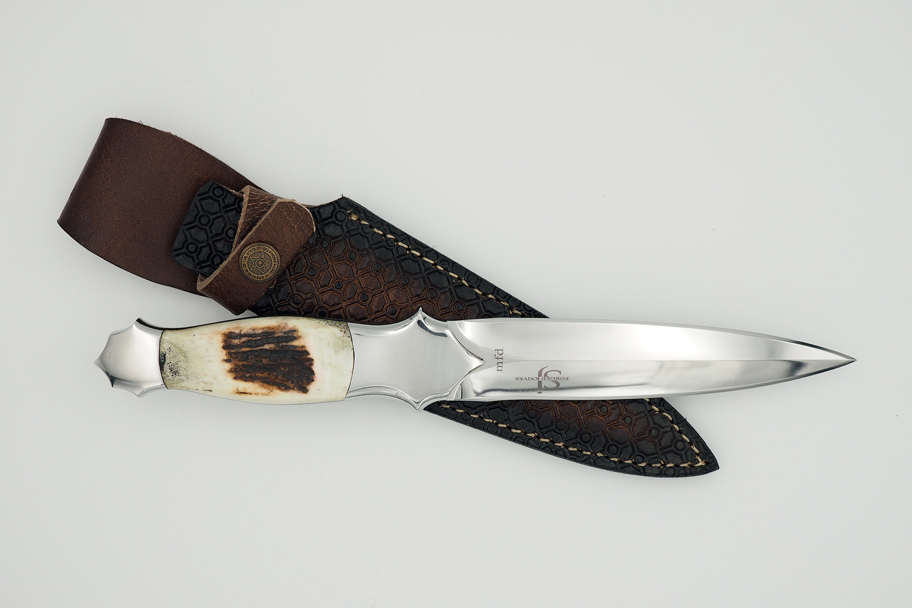 Classic Series Gripper Dagger