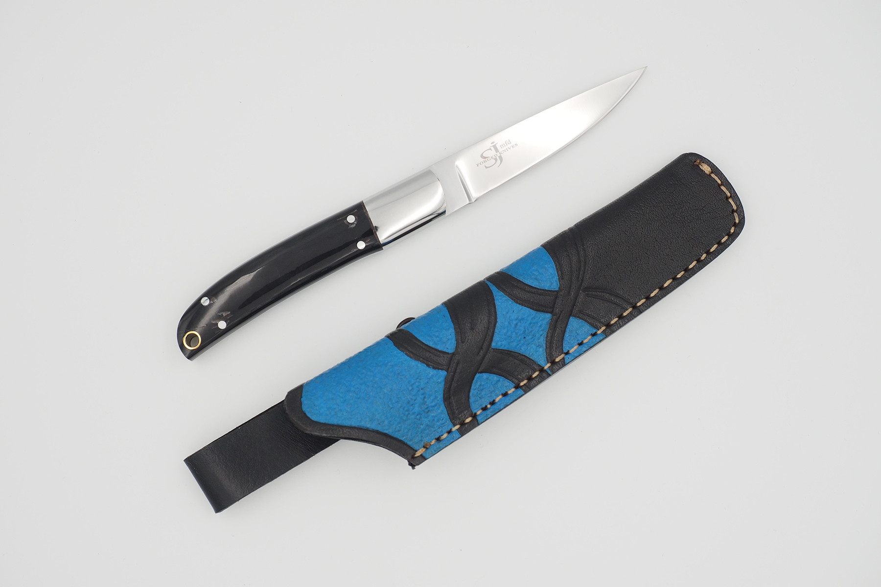 Classic Series Utility Clever w/ Black Horn Scales