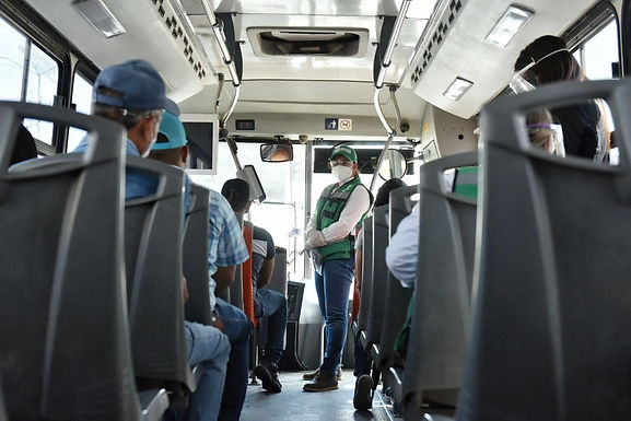 Llama alcaldesa Celida López a usuarios y operadores del transporte público a extremar la prevención