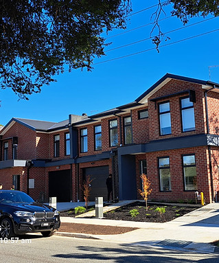 4 townhouses on corner lot for first time developer