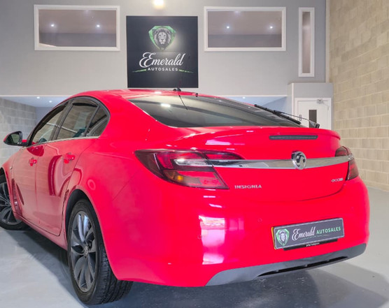 Reliable Vauxhall Insignia 2.0 CDTI E/F 140 SRI Hatchback 2015 available now at Emerald Autosales Leeds - rear view
