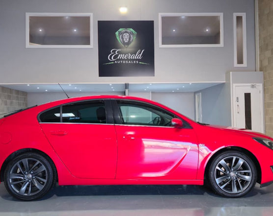 Reliable Vauxhall Insignia 2.0 CDTI E/F 140 SRI Hatchback 2015 available now at Emerald Autosales Leeds - boot space