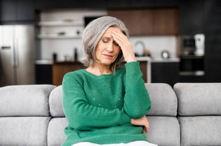 โรคความจำเสื่อมในผู้สูงอายุ สาเหตุ อาการ และการดูแล