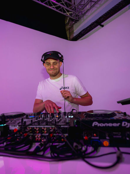 Hochzeits- & Event-DJ Köln Düsseldorf Aachen