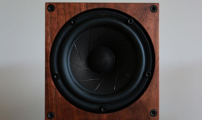 サムネイル： 木製積層スパイラルホーンスピーカーボックス＜大＞１本【総無垢材造り】ユニット別