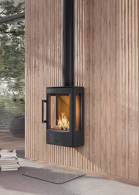 poêle à bois et poêles mixte avec poignée d'ouverture style moderne très bonne ergonomie. magasin cuisines et poêles vendeur spécialisé dans les poêles cheminées et insert