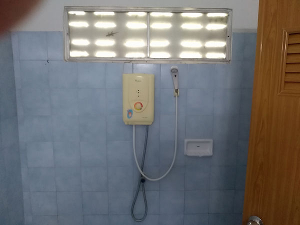 Bathroom 03