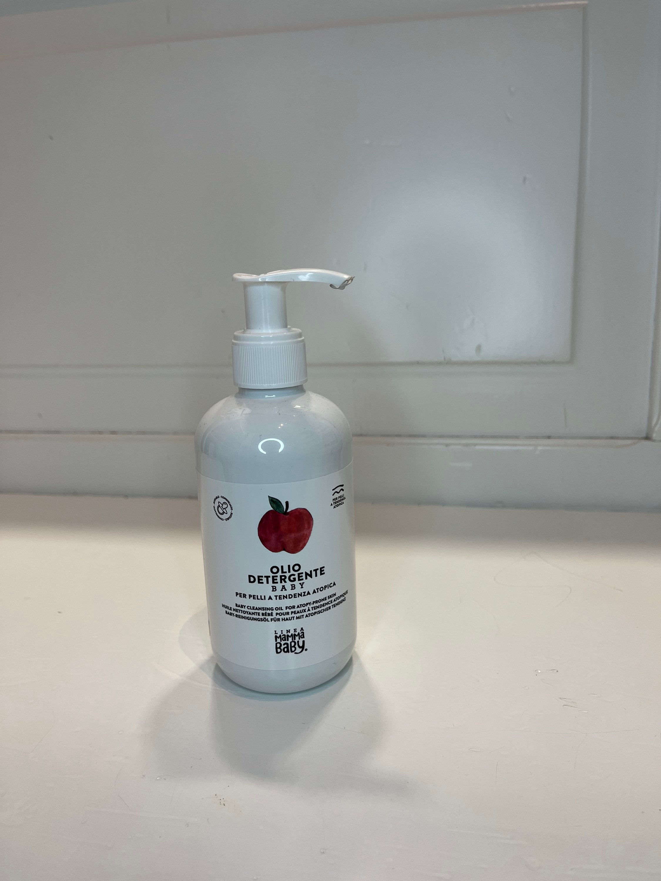 Olio detergente per pelli a tendenza atopica