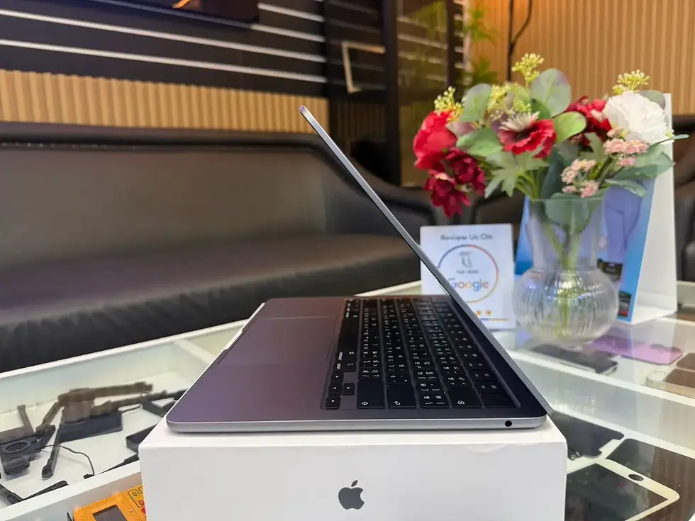ภาพขนาดย่อ: MacBook Air M2 13" 2022 รุ่น A2681