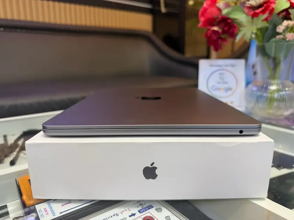 ภาพขนาดย่อ: MacBook Air M2 13" 2022 รุ่น A2681