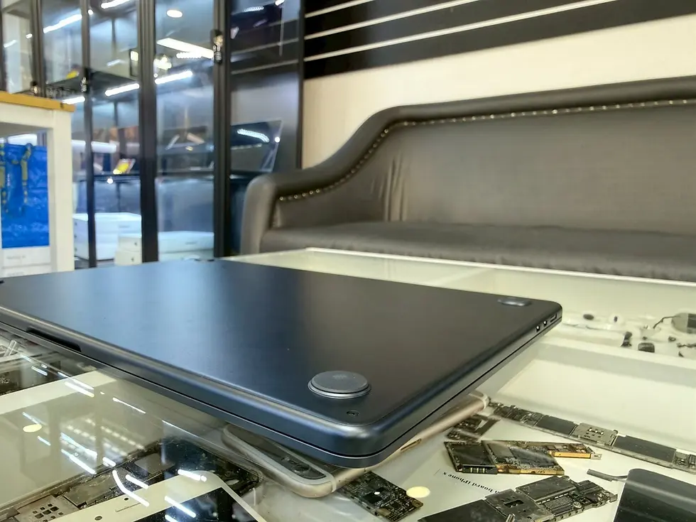 ภาพขนาดย่อ: Macbook Air 15" M4 2025 16/256GB Midnight