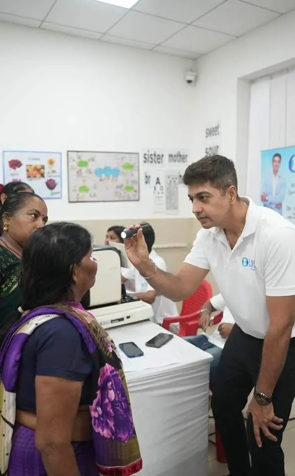 Dr. Nikhil Nasta - Top Eye Surgeon in Mumbai