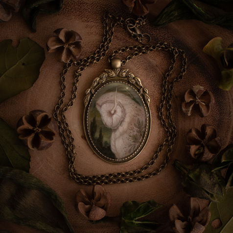 Barn owl hand painted necklace by Beatriz Bradaschii. Miniature painting pendant necklace. Handmade jewelry by Bea Bastet. 
Witchy and whimsigothic accessories. Owl Goth Jewellery