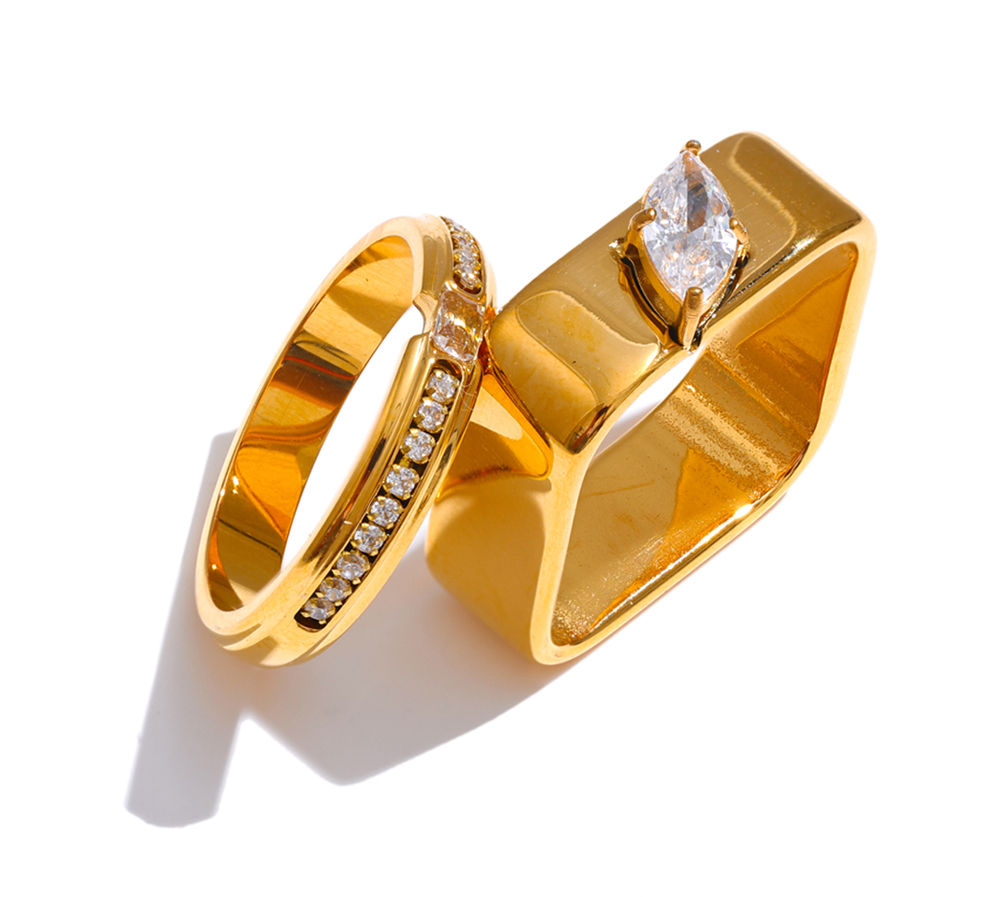 Smooth Stainless Steel Zirconia Round Square Golden PVD Ring for