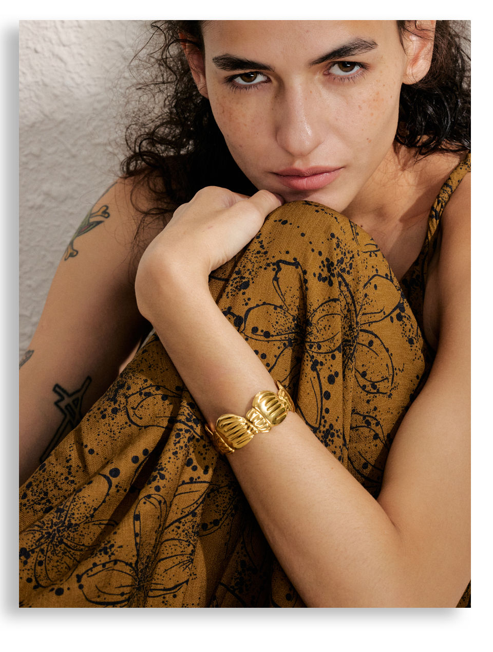 Thumbnail: Ocean Style Metal Conch Golden Cuff Bracelet Bangle for Women Stainless St