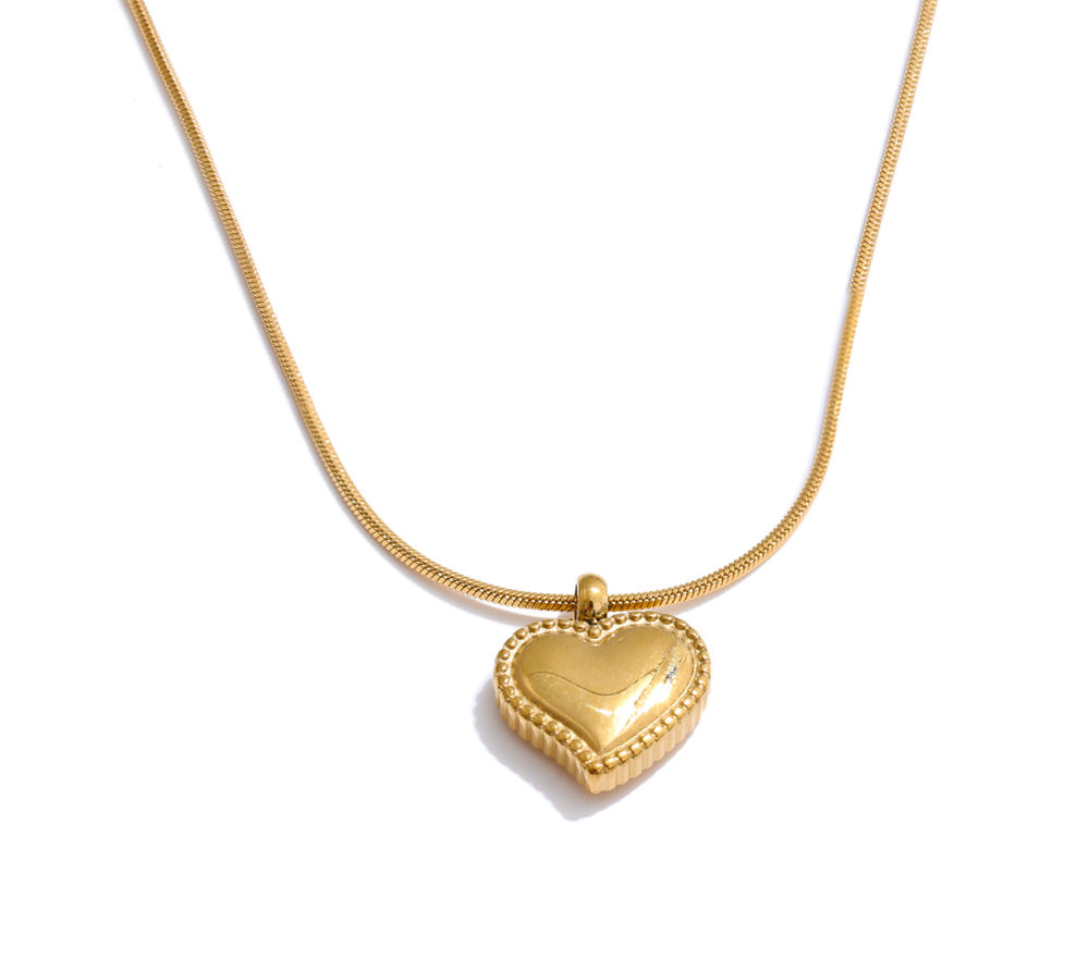 Stainless Steel Heart Love Necklace Chic Casting Pendant for Women PVD Pla