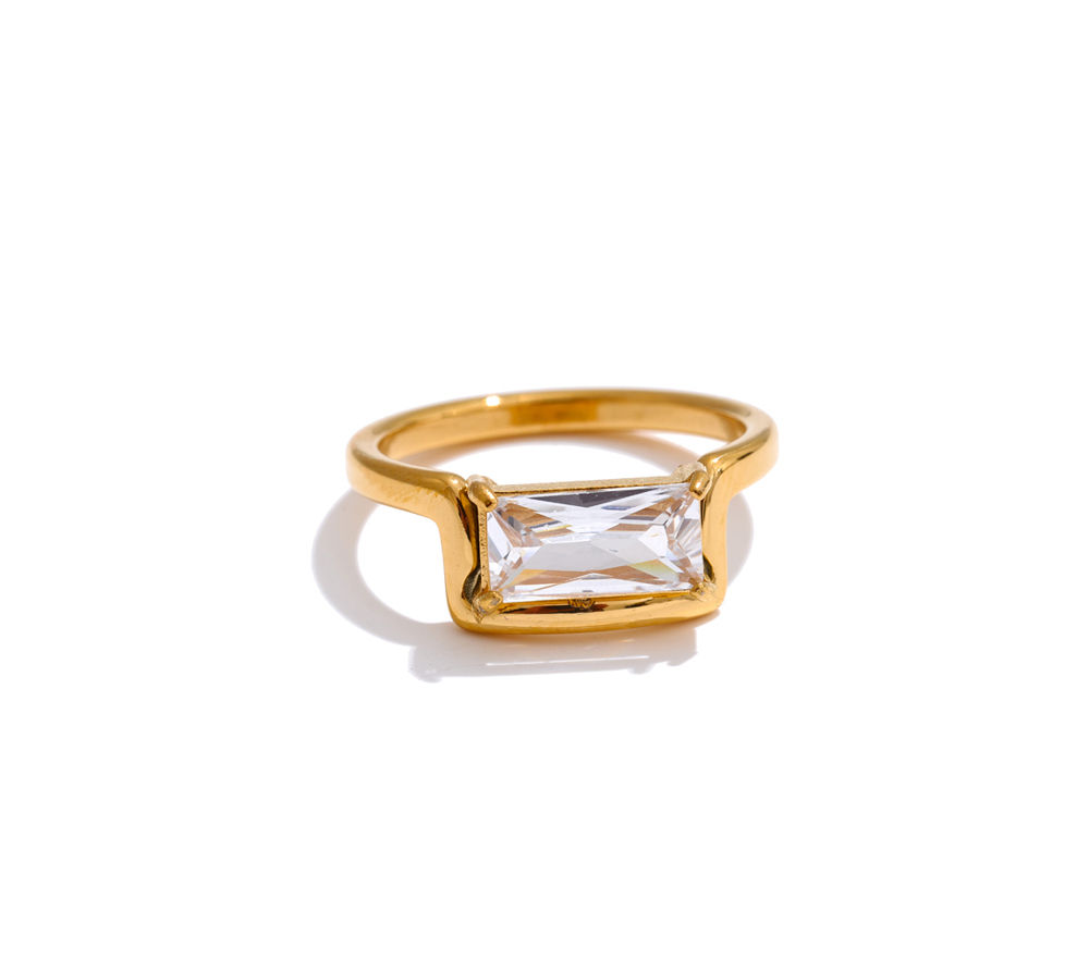Shiny Cubic Zirconia Rectangle Golden Ring Water Resistant St