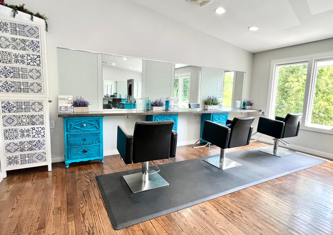 Elevate Salon Floor