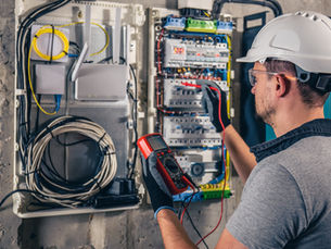 Emergency Electrician Services: When Every Second Counts
